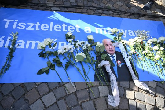 Vengrijos ministro pirmininko planas pašalinti prezidentą sukėlė politinę audrą