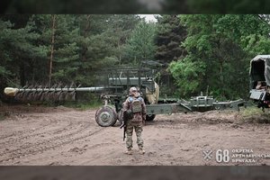 Galimybė apsisaugoti nuo drono, bet sudeginti ginklą? Analitikai įvertino naują ukrainiečių priemonę
