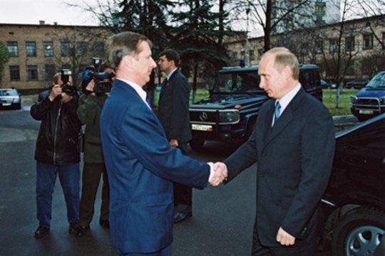 Nuo darbo KGB su V. Putinu iki lemtingos kovos su D. Medvedevu: kaip baigėsi S. Ivanovo kelias Kremliuje?