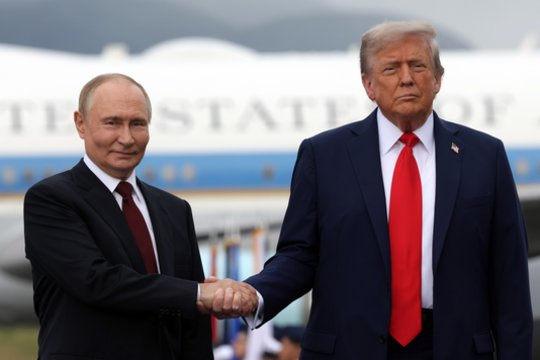 Karas Ukrainoje. Iš JAV kuluarų – blogas signalas V. Putinui dėl D. Trumpo