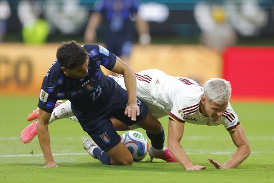 Fiasko patyrusi Urugvajaus futbolo rinktinė sulaukė bausmės