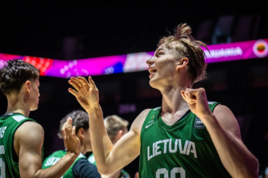 Įspūdingas šou: Lietuvos 17-mečiai be gailesčio sutriuškino varžovus pasaulio čempionate