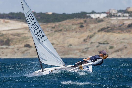 Pasaulio čempionate jaunoji buriuotoja Liepa Rimaitė – tarp 10 stipriausių mergaičių