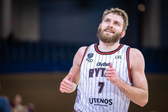 Gytis Radzevičius sugrįžta – vėl vilkės „Ryto“ marškinėlius