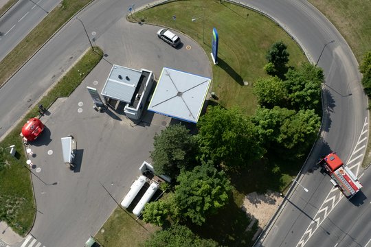 Vilniaus degalinėje – galimas dujų nutekėjimas: buvo apribotas eismas