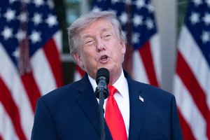 D. Trumpas pareiškė, kad Iranas paprašė antradienį Dohoje surengti susitikimą