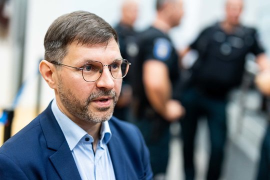 Prokurorė prašo A. Kandrotui-Celofanui skirti suėmimą, šis paprašė apklausti aktorių Mickevičių