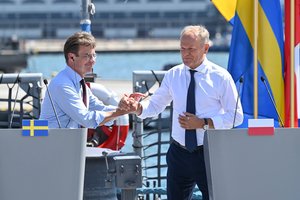 Lenkija pasirašė sutartį dėl švediškų povandeninių laivų įsigijimo