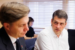 M. Sinkevičiaus ir „aušriečių“ susitikimas virto nejaukiu „skyrybų“ aiškinimusi: R. Žemaitaitis auklėjo dėl retorikos