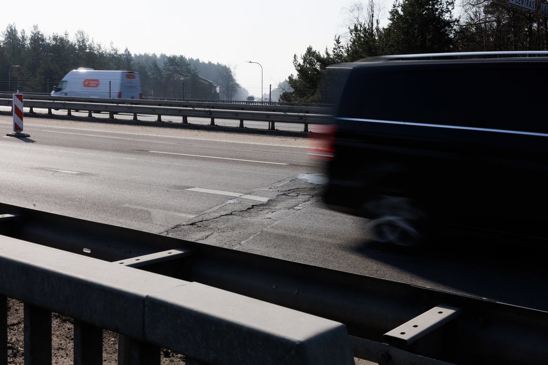 A2 magistralėje griaus dar du viadukus: vairuotojams – svarbi žinia