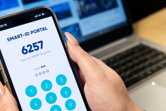 Buvo sutrikusi vieno banko veikla: gyventojai negalėjo atlikti pavedimų