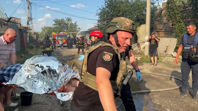 Po rusų smūgių – vaizdai iš Zaporižios: per pusantros valandos ant miesto numestos septynios aviacijos bombos