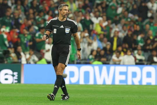 FIFA pagauta meluojant: prieš rungtynes žadėjo viena, o padarė kita