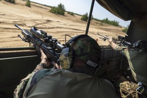 NATO šalių snaiperiai Lietuvoje varžosi dėl taikliausiojo titulo