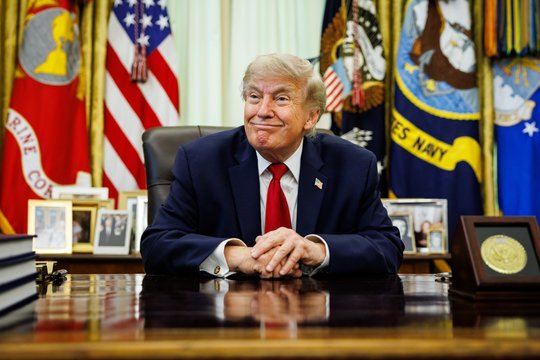 D. Trumpas puolė ginti iš kriptovaliutų uždirbtus daugiau nei milijardą dolerių