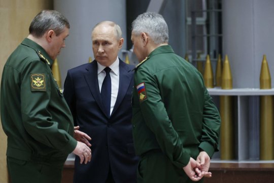 Tarp rusų – ilgą laiką nematytas rodiklis: V. Putinas gyvena paralelinėje realybėje