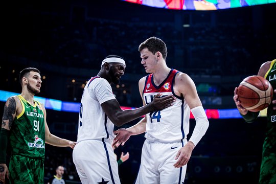 „Lakers“ susistiprino būriu krepšininkų