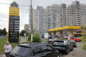 Tai atrodė neįmanoma: Rusija priversta importuoti benziną iš Indijos