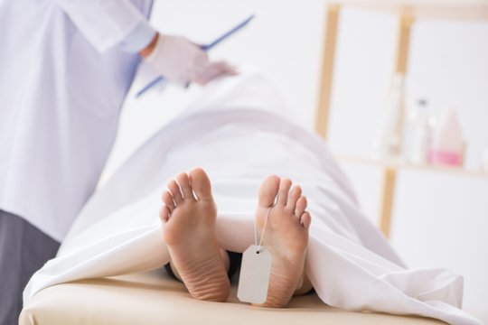 Makabriška klaida: mirusia laikyta moteris atsibudo morge