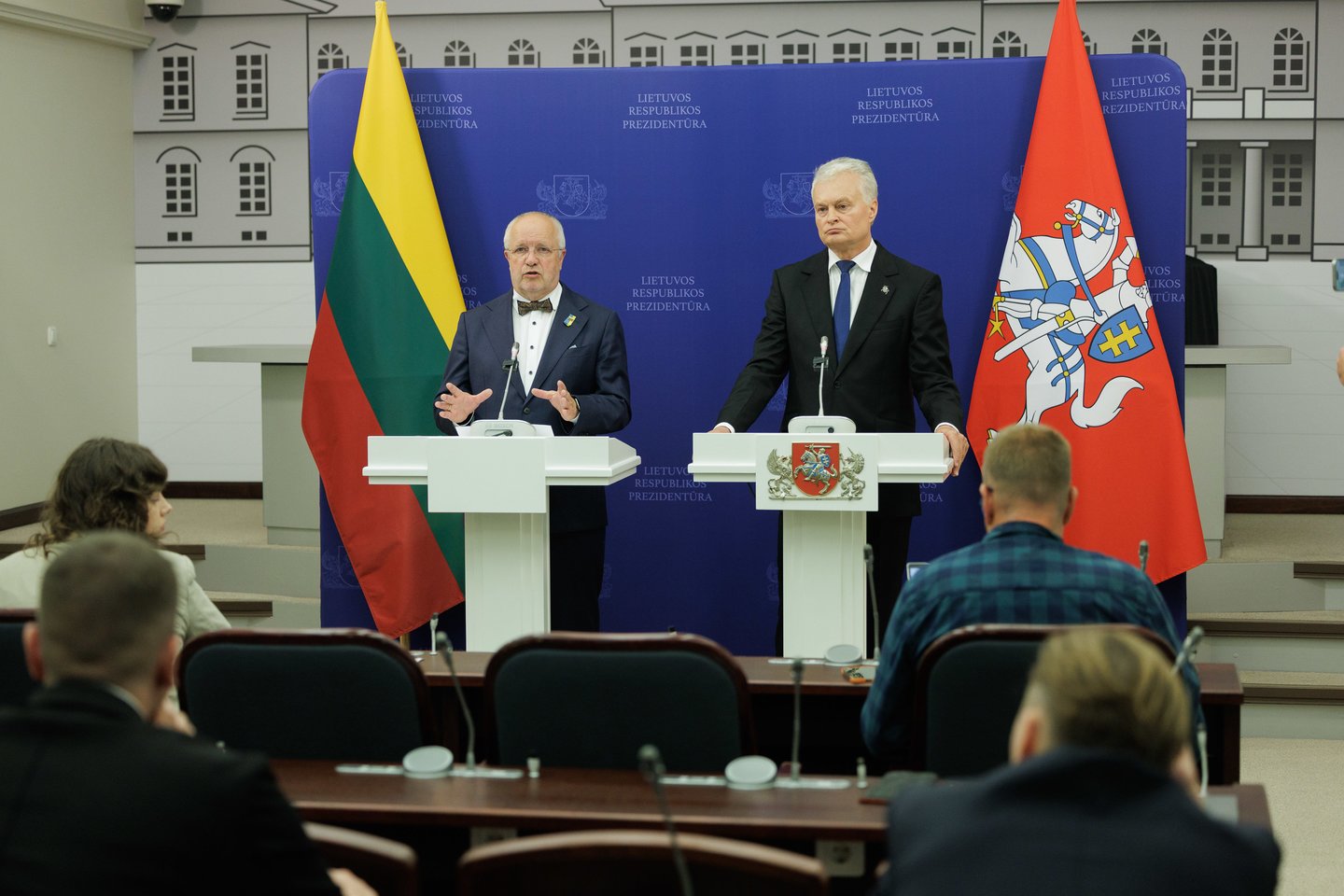 Prezidento susitikimas su Seimo ir Vyriausybės vadovais bei frakcijų seniūnais.<br> V. Skaraičio nuotr.