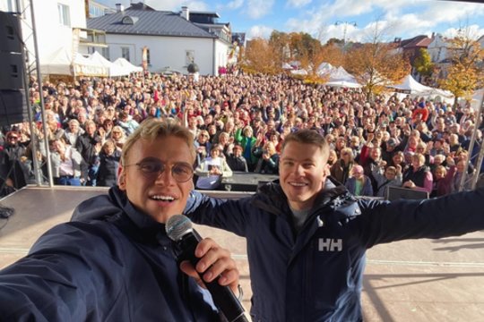 Skaudus smūgis atlikėjui L. Karaliui: prašo visuomenės pagalbos