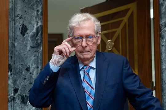 Po skubaus JAV senatoriaus M. McConnello išgabenimo į ligoninę – naujos detalės