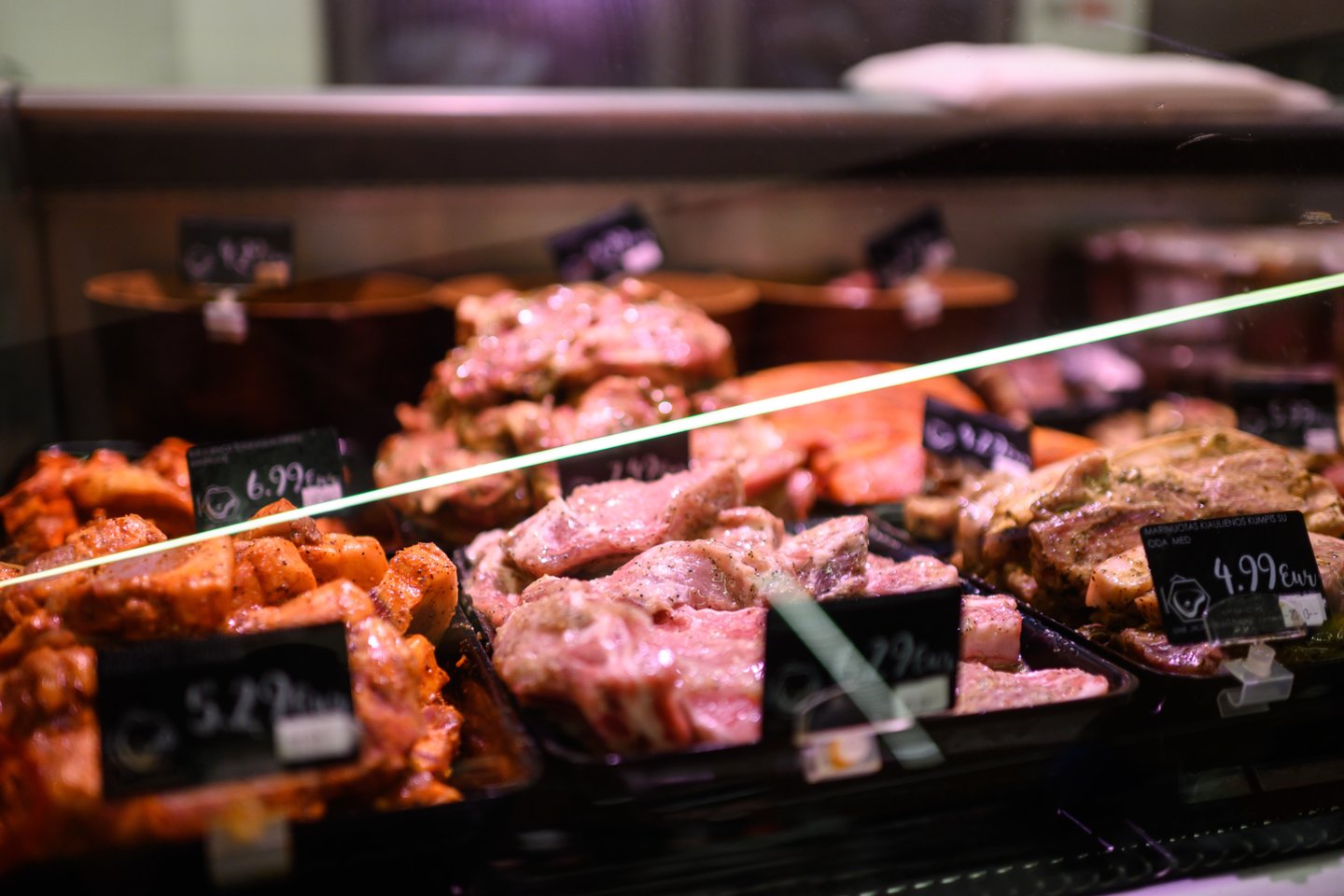 Asociatyvi nuotr. VMVT atsakė, ką svarbu žinoti apie nesaugią produkciją, kurios tinkamumo vartoti terminas jau pasibaigęs.<br>V.Skaraičio nuotr.