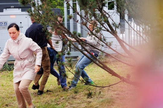 Incidentas prie Vilniaus televizijos bokšto: šventę sutrikdė JAV vėliavą trypti pradėjęs jaunuolis 
