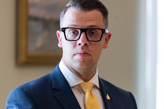 Kas yra Kultūros ministerijos vairą perimsiantis L. Alsys? Karjera, turtas ir pozicija dėl S. Nėries paminklo