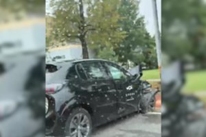 Užkeiktas ruožas: po tragiškos BMW avarijos Vilniuje – antras smūgis į stulpą beveik toje pačioje vietoje
