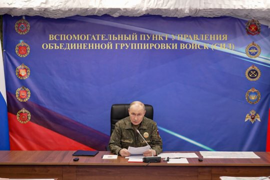 Karas Ukrainoje. ISW išnarpliojo, ko V. Putinas siekė užsidėdamas karinę uniformą: priežastis – ir svarbi JAV šventė 