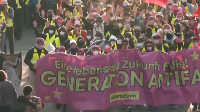 Erfurte protestai prieš „Alternatyvą Vokietijai“: tūkstančiai blokavo kelius per partijos suvažiavimą