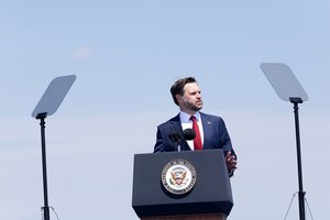 J. D. Vance'as per 250-ąsias Amerikos metines užsipuolė JAV kritikus