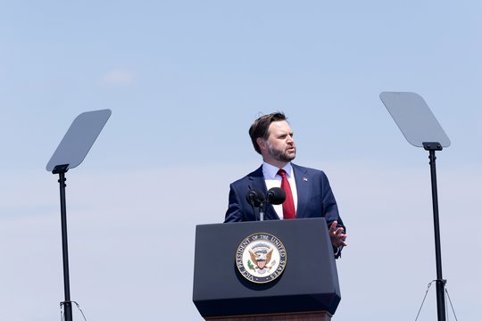 J. D. Vance'as per 250-ąsias Amerikos metines užsipuolė JAV kritikus