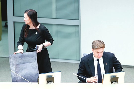 Pastebi nerimą keliančią Lietuvos politikų tendenciją: M. Sinkevičiui tai labai kiša koją