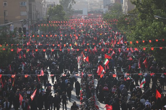 Valstybinė Irano žiniasklaida: A. Khamenei laidotuvių procesijoje dalyvavo milijonai žmonių