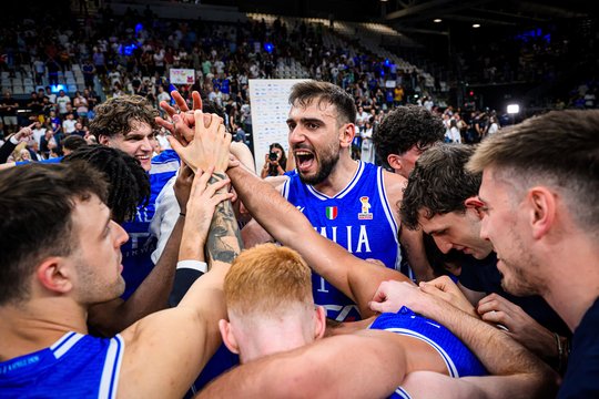 Italų spauda pirštu dūrė ir į J. Valančiūną, ir į kritusią Lietuvą: „Istorinis sugrįžimas“
