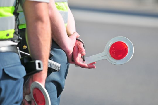 Joniškyje 16-mečio vairuojamas mopedas partrenkė 18-metį pėsčąjį
