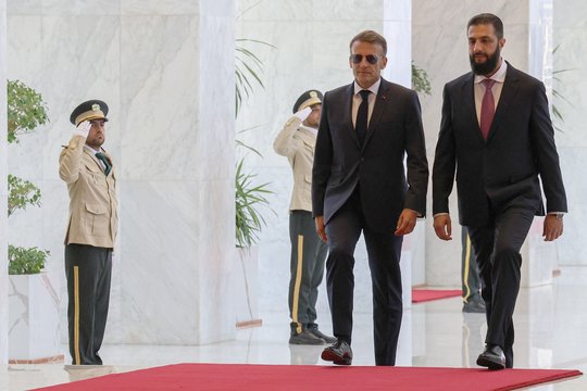 Per sprogimus Damaske E. Macrono vizito metu sužeista mažiausiai 18 žmonių