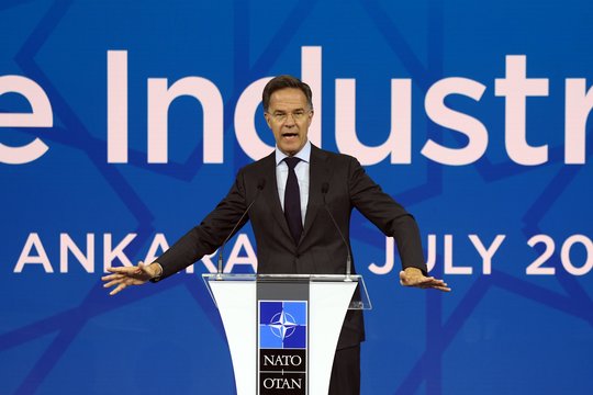 M. Rutte paskelbė grandiozinį planą: investuos 40 mlrd. dolerių gynybai nuo dronų