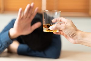 Papasakojo, kokius simptomus sukelia abstinencija ir kuo ji skiriasi nuo pagirių