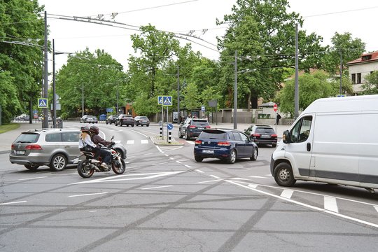 Dalijatės vienu automobiliu? Šie paprasti patarimai sutaupys ir pinigų, ir nervų
