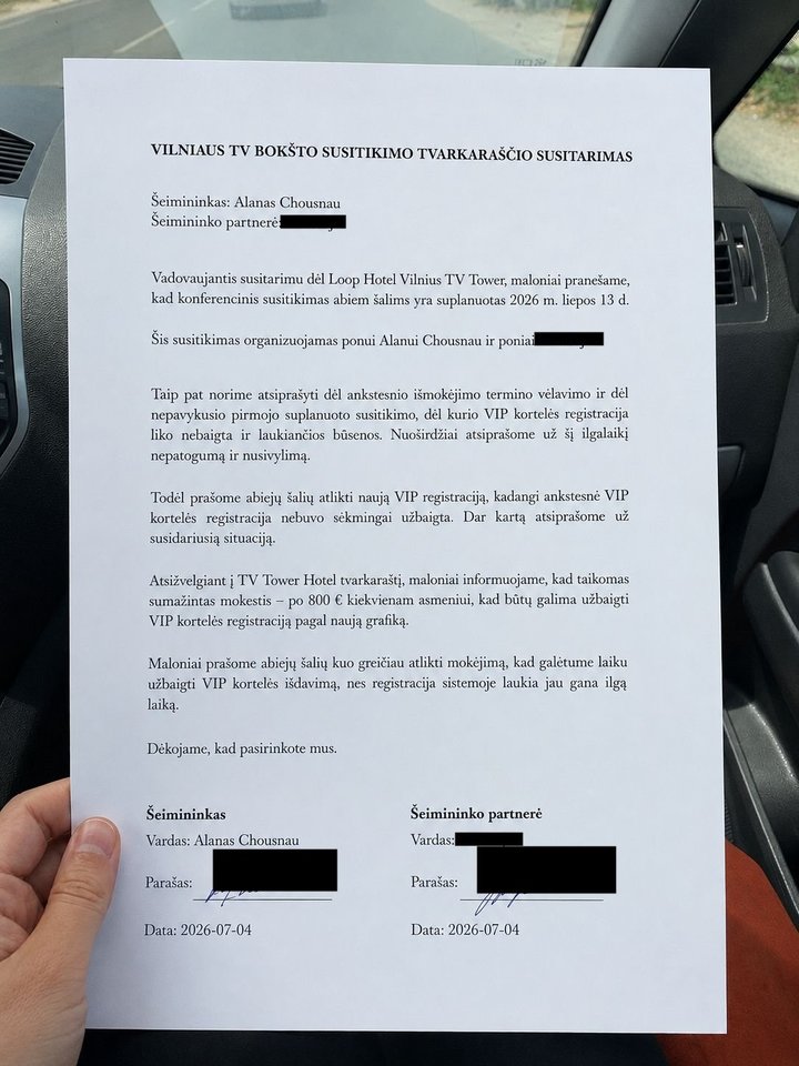 Alanas Chošnau pateko į sukčių rankas.