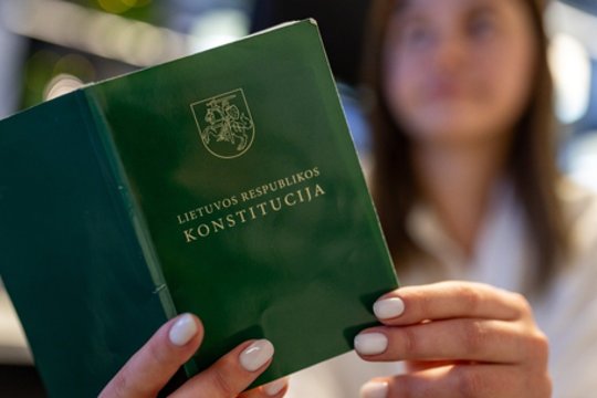 Siūlymą pasitelkti referendumą dėl branduolinio ginklo laiko politiniu šou: tai pasipriešinimo forma
