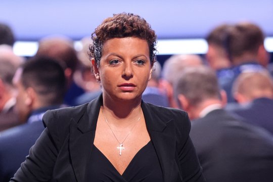 Rusams širstant dėl degalų – abejingas M. Simonian atsakas: „Mes pripratę“