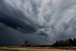 Sinoptikai skelbia, kokių orų sulauksime artimiausiu metu ir kada bent kiek atšils