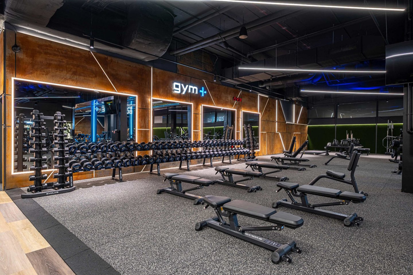 Įsikurs moderniai įrengtas sporto klubas „Gym+“. <br> „Gym+“ nuotr.