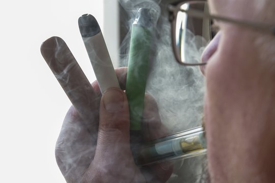 Teismui perduota byla dėl neteisėtos prekybos elektroninėmis cigaretėmis