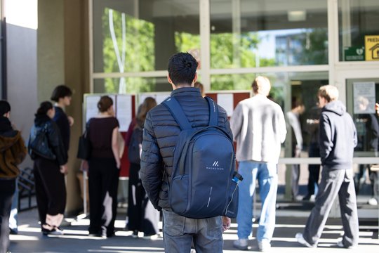 „Pasipudravome mėlynę“: po ministrės džiugesio dėl egzaminų rezultatų – aštrus mokytojų kirtis