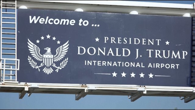 D. Trumpas nesikuklina: vienas oro uostas nuo šiol pervardintas jo garbei